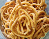 முறுக்கு(murukku recipe in tamil) ரெசிபி ஸ்டேப் 6 புகைப்படம்