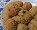 Foto langkah ke 4 dari resep NASI KEPAL Crispy Ekonomis (bola bola nasi).