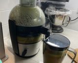 A picture of step 2 of Daily detox juice.