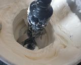 Une image de l'étape 6 de Feuilletés aux pommes caramélisées et chantilly.