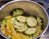Foto del paso 3 de la receta: Crema de verduras con hierbas provenzales