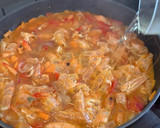 Foto del paso 3 de la receta: Tiburones con langostinos en su salsa