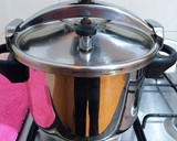 Foto del paso 6 de la receta: Pata de cordero en salsa de especias con pasas