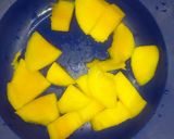 A picture of step 2 of Papaya mango smoothie.