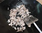Foto langkah ke 3 dari resep Tongkol Suwir Pedas.