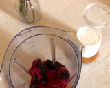 صورة لخطوة 1 من وصفة سموذي فراولة 🍓🍇 منعش ❄️