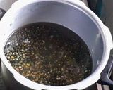 A picture of step 1 of Dal makhni.