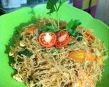 Foto langkah ke 3 dari resep Bihun Goreng Ala Nasi Kotak.