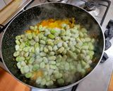 Foto del passaggio 3 della ricetta Stufato di fave e finocchio con pecorino romano