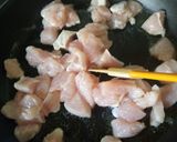 Foto del paso 2 de la receta: Pollo al Strogonoff con champiñón en conserva