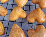 Foto langkah ke 9 dari resep Hollow Heart Donuts (Donat Kopong).