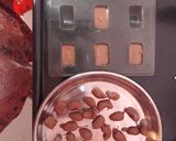 ચોકલેટ અને ચોકલેટવાળા કાજુ,બદામ(Chocolate and chocolate coated cashew-almond recipe in gujarati) રેસીપી સ્ટેપ3ફોટો