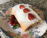Foto del paso 4 de la receta: Brazo de gitano con queso crema y fresas