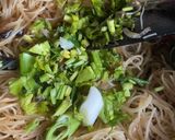 Foto langkah ke 4 dari resep Bihun Goreng Jamur Kuping.