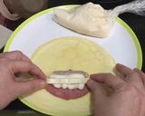 Foto langkah ke 5 dari resep Risol Mayo, Smoke, Sosis & 🧀.
