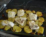 Foto del paso 3 de la receta: Merluza al horno con patatas panaderas