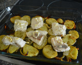 Foto del paso 3 de la receta: Merluza al horno con patatas panaderas