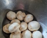 Foto del paso 2 de la receta: Pechuga de pollo rellena del super con salsa de verduras y champiñones (cocinando sin cocina)