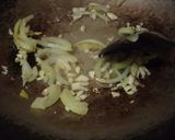 Foto langkah ke 1 dari resep Tumis Kerang Teriyaki.