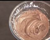 A picture of step 4 of Oreo Chocolate Trifle.