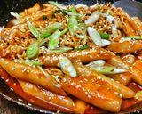 Foto langkah ke 4 dari resep Tteokbokki (pakai saus maeun dakbal).