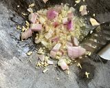 Gambar langkah 2 resipi Tengkuk ayam shitake pedas.