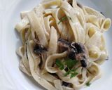 A picture of step 6 of Tagliatelle with Cream and Mushrooms.