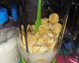 Foto langkah ke 2 dari resep Es lilin Pisang vanilla lembut.