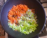 Foto del paso 2 de la receta: Arroz saborizado, mar y tierra