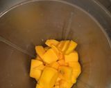 A picture of step 1 of Strawberry, banana n mango milkshake.