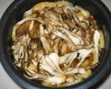 A picture of step 3 of Maitake Mushroom Mixed Rice.