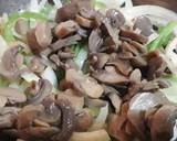 Foto del paso 3 de la receta Pollo con salsa de champiñones ?