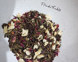 Foto del paso 1 de la receta: Blend de té verde y rosas 🌹🌰🍎🌱