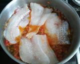 Foto del paso 2 de la receta: Filetes de merluza en salsa