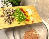 A picture of step 1 of Chicken meatballs.