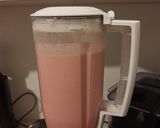 ,,Truskawkowe smoothie bowl z bananem i bakaliami,, krok przepisu 1 zdjęcie