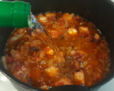 Foto del paso 4 de la receta: Pulpo encebollado con chorizo y patatas