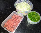 A picture of step 1 of Vegetable Tomato Chicken Macaroni.