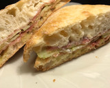 Foto del paso 6 de la receta: Cena rápida: bocadillo de jamón, alficoz y allioli