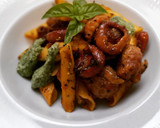 Foto del paso 8 de la receta: Garganelli con albóndigas, rovellons y cebolla caramelizada