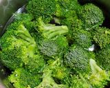 A picture of step 1 of Cheesy malai broccoli 🥦.