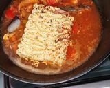 Foto langkah ke 3 dari resep Mie Sarden Bakso.