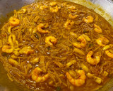 Foto del paso 4 de la receta: Fideua de gamba roja y calamar 🦑