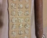 Foto del paso 5 de la receta: Ravioles de queso y cebolla 😋
