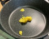 Une image de l'étape 5 de Poulet à la crème, champignons et épices.