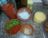 Foto del paso 1 de la receta: Pollo con tomate