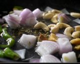 A picture of step 2 of Cashew Curry.