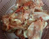 A picture of step 1 of Chicken clear soup.