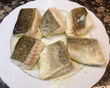 Foto del paso 3 de la receta: Patatas guisadas con bacalao y almejas