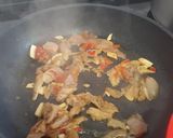 Foto del paso 1 de la receta: Tagliatelli con gambas en salsa de queso azul